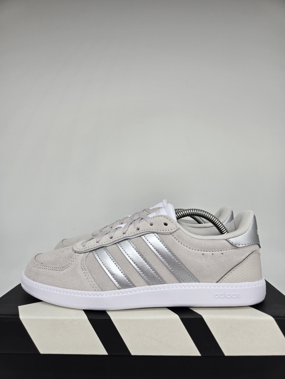 adidas Women's Breaknet Sleek JQ8267 Grey Silver Metallic Shoes Size 8.5